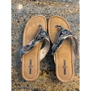 Minnetonka Snake Print Thong Sandals Embellished Comfort Wedge Flip Flops Size 9